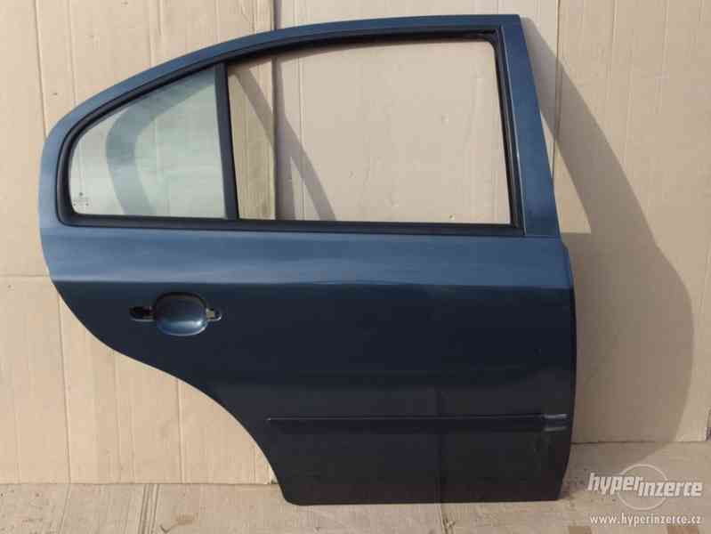 Pravé zadní dveře Škoda Octavia I hatchback - foto 2