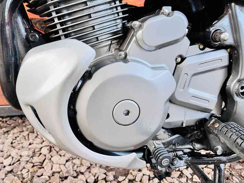 Suzuki XF 650 Freewind - foto 4