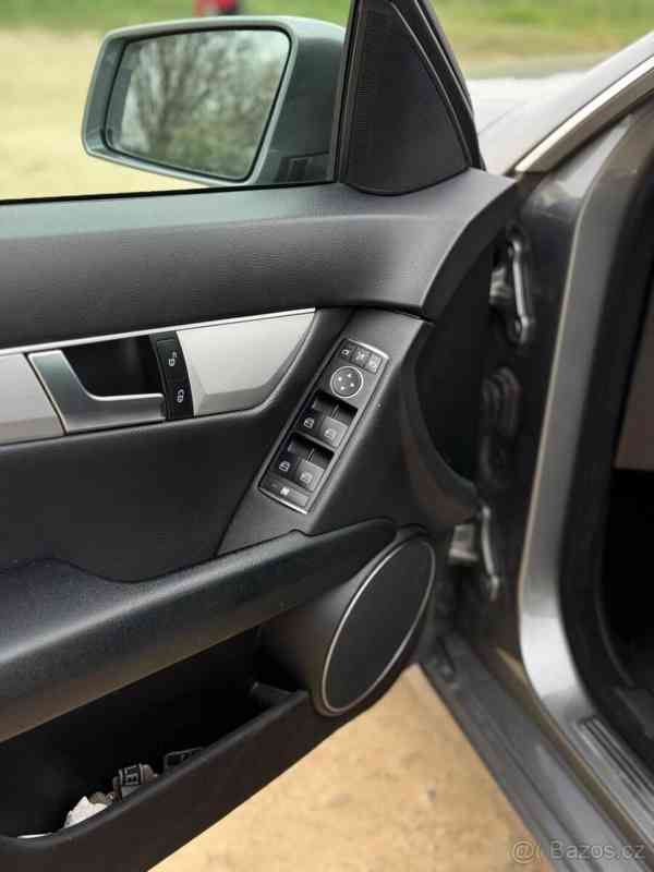 Mercedes-Benz Třídy C 2,2 C200 CDI Avantgarde (automat) - foto 16