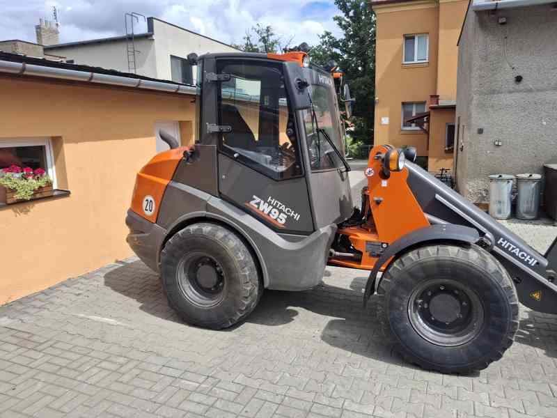 Nakladač Hitachi ZW95-6V, r. 2020, 8000 mth, 0,8 m³, funkční - foto 1