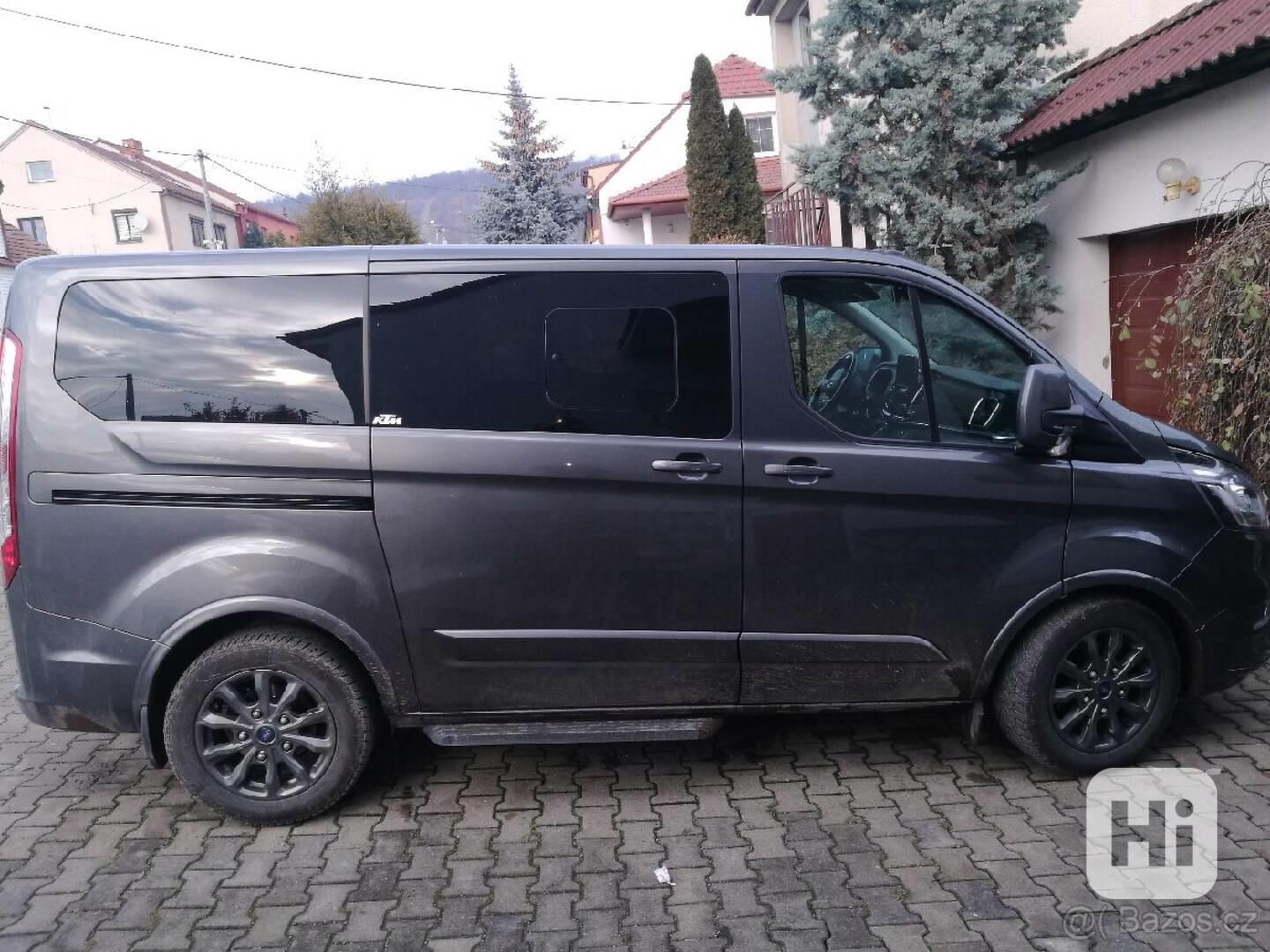 Ford Tourneo Custom	 - foto 1