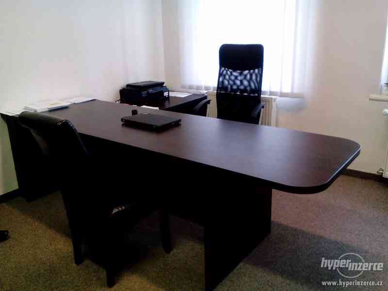 Prostorný kancelářský stůl ve tvaru L - foto 1