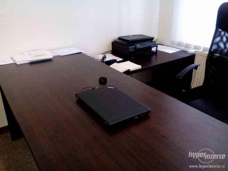 Prostorný kancelářský stůl ve tvaru L - foto 2