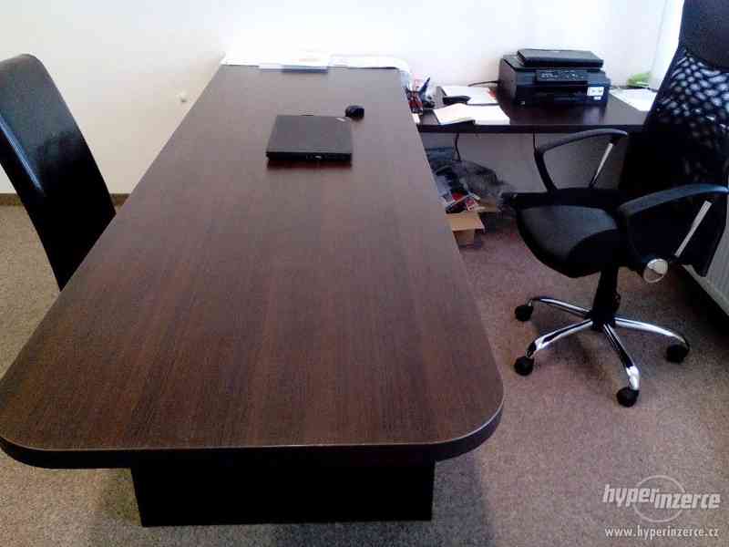 Prostorný kancelářský stůl ve tvaru L - foto 3