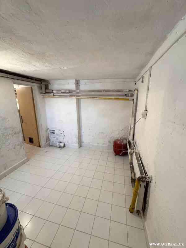 Prodej rodinného domu 5+kk s bazénem, garáží a zahradou – Ve - foto 20