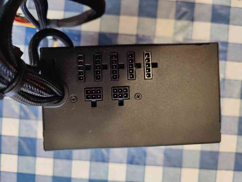 CORSAIR HX620  - foto 3
