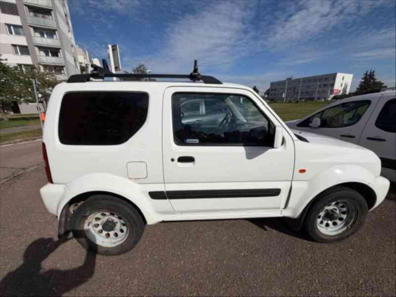Suzuki Jimny 1,3   4x4 (62,5 kW) - tažné - foto 15