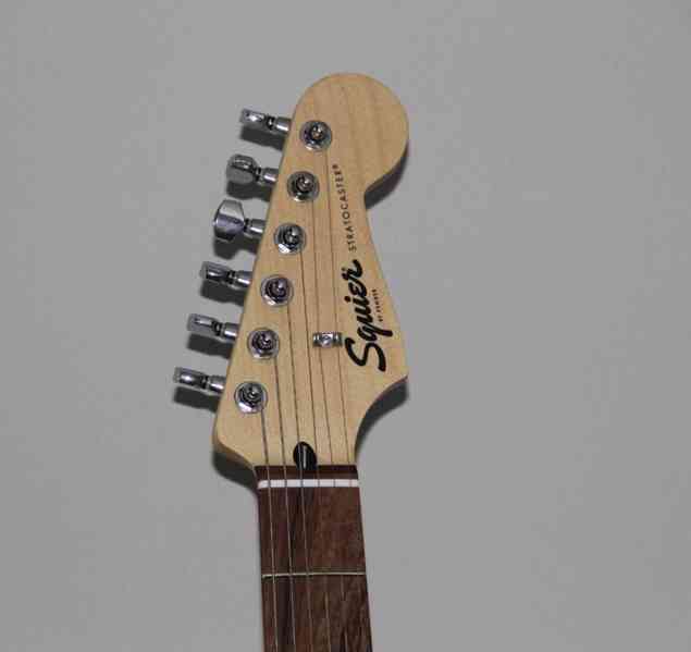 Elektrická kytara Fender - foto 2