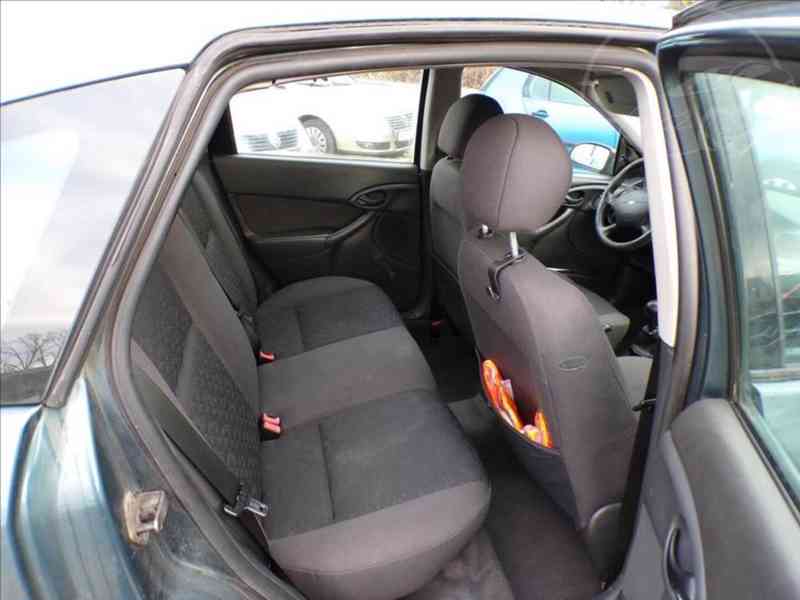 Ford Focus 1,6 16V - foto 10