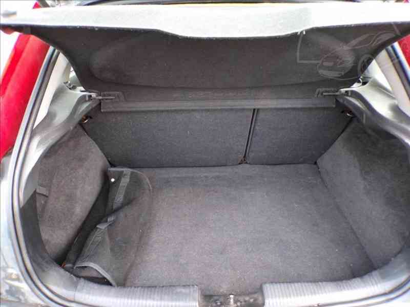 Ford Focus 1,6 16V - foto 9