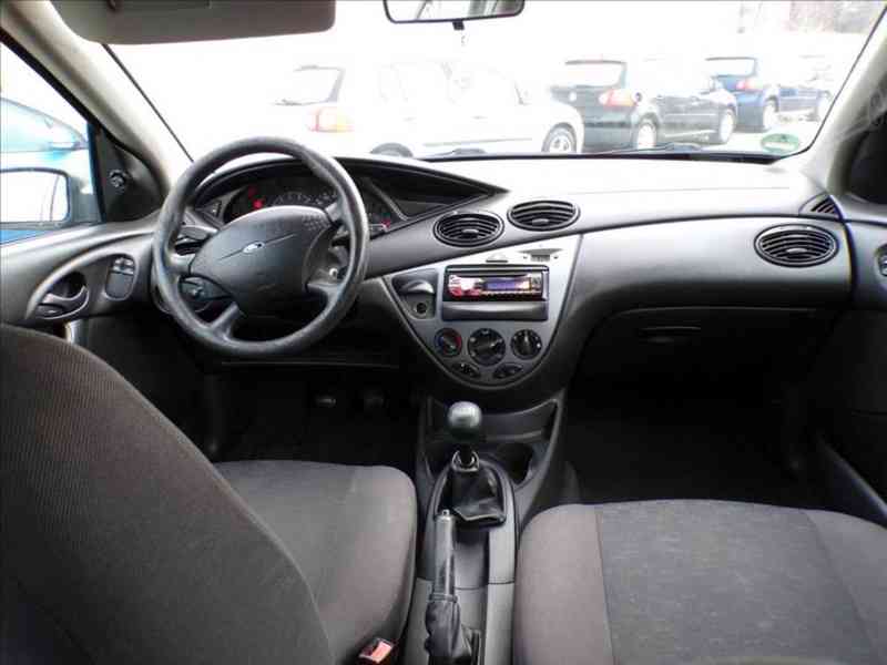 Ford Focus 1,6 16V - foto 5