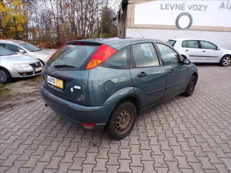 Ford Focus 1,6 16V - foto 4