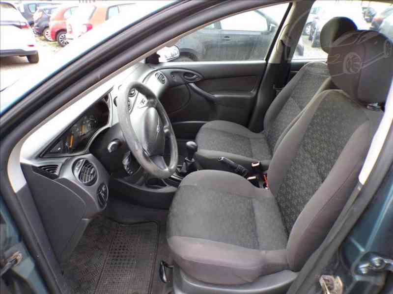 Ford Focus 1,6 16V - foto 7