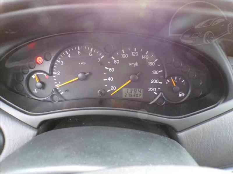 Ford Focus 1,6 16V - foto 6
