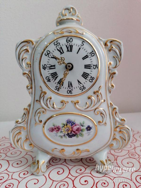 Porcelánové hodiny Royal dux Hanas - foto 1