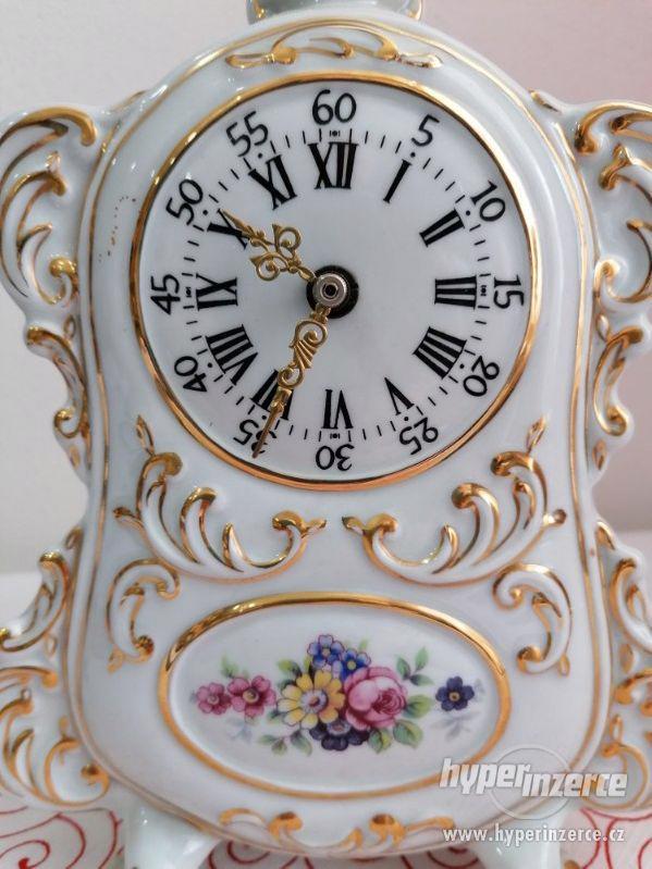 Porcelánové hodiny Royal dux Hanas - foto 2