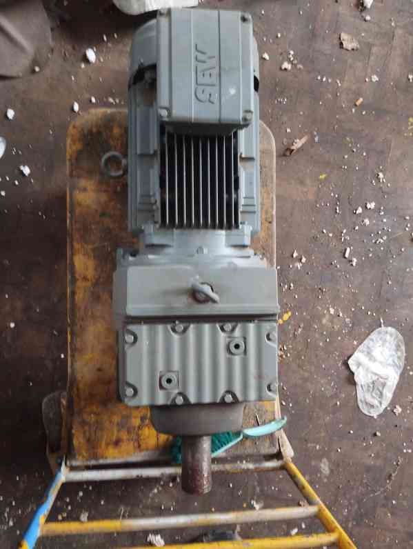 Elektromotor SEW r97 eurodrive - bazar - Hyperinzerce.cz