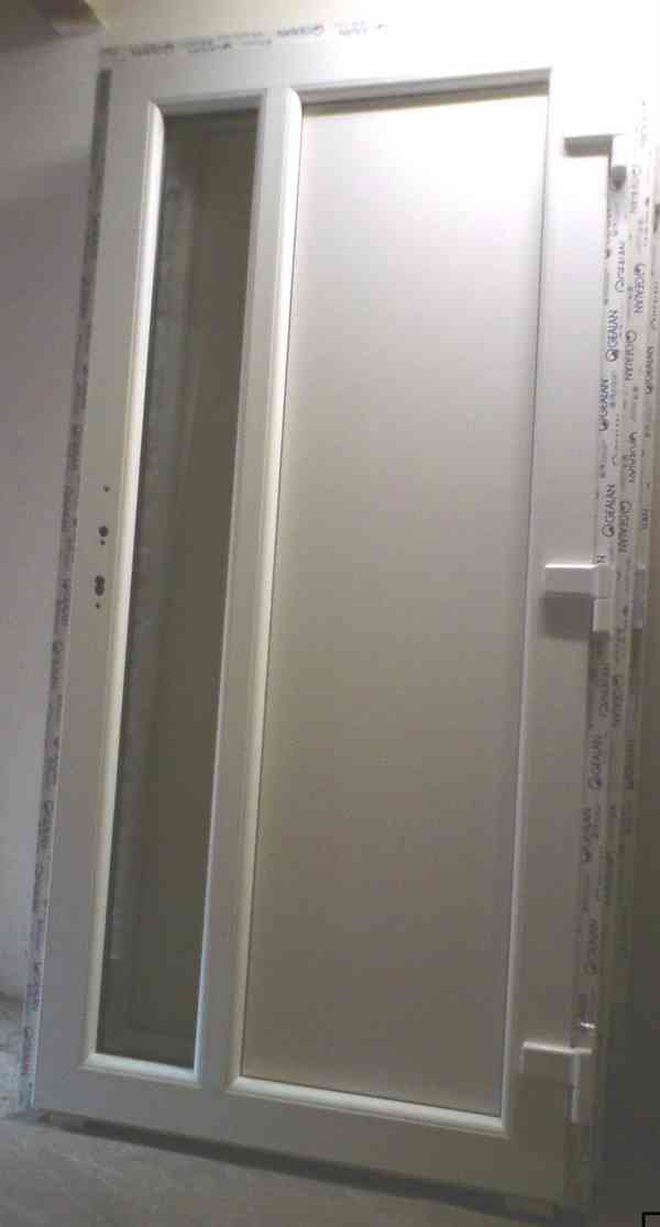 DVEŘE vchodové plastové  profil GEALAN výroba v ČR bílé Nové