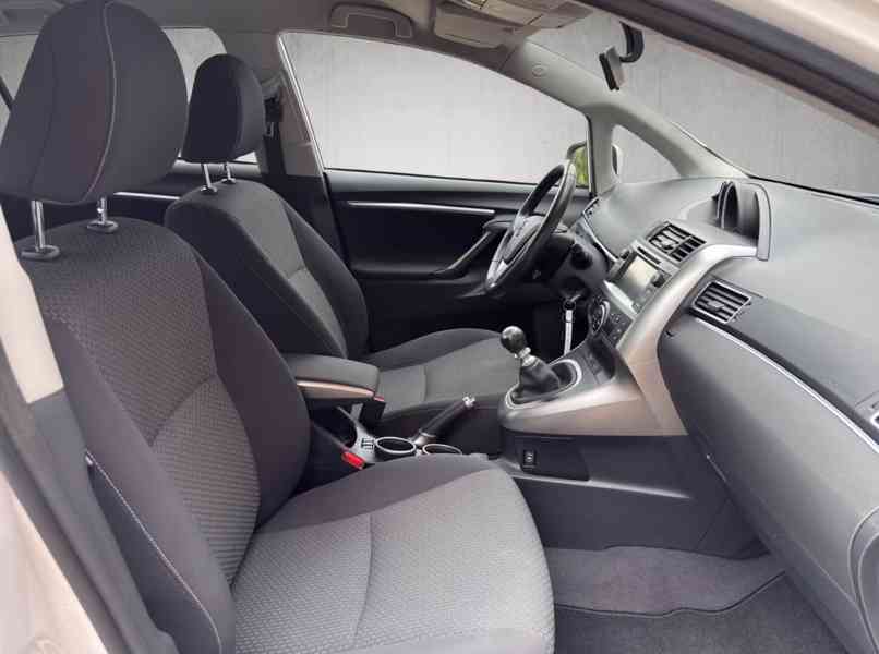 Toyota Verso 1,8i Life benzín 108kw - foto 9