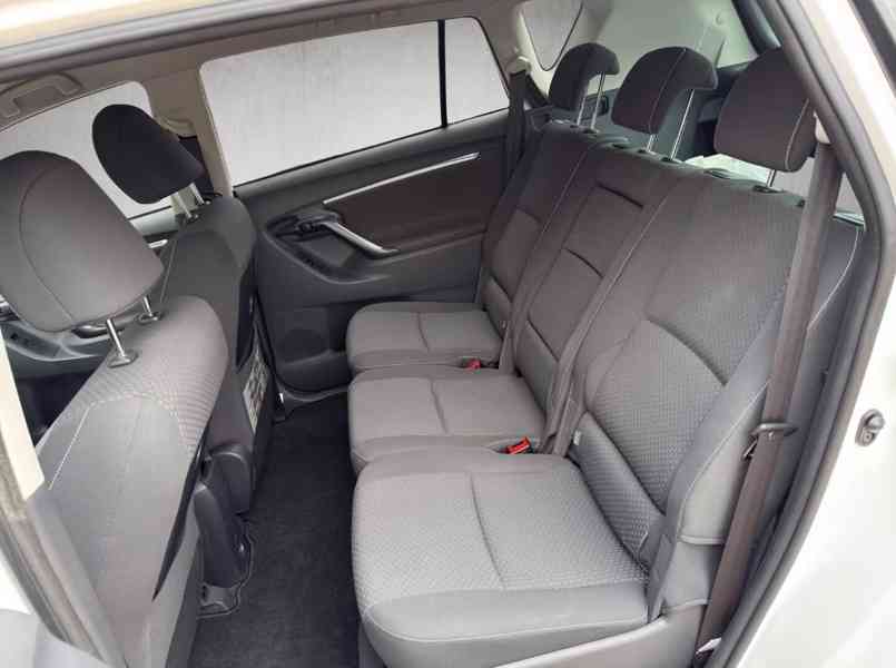 Toyota Verso 1,8i Life benzín 108kw - foto 13