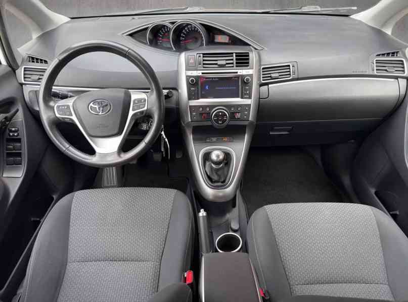 Toyota Verso 1,8i Life benzín 108kw - foto 14