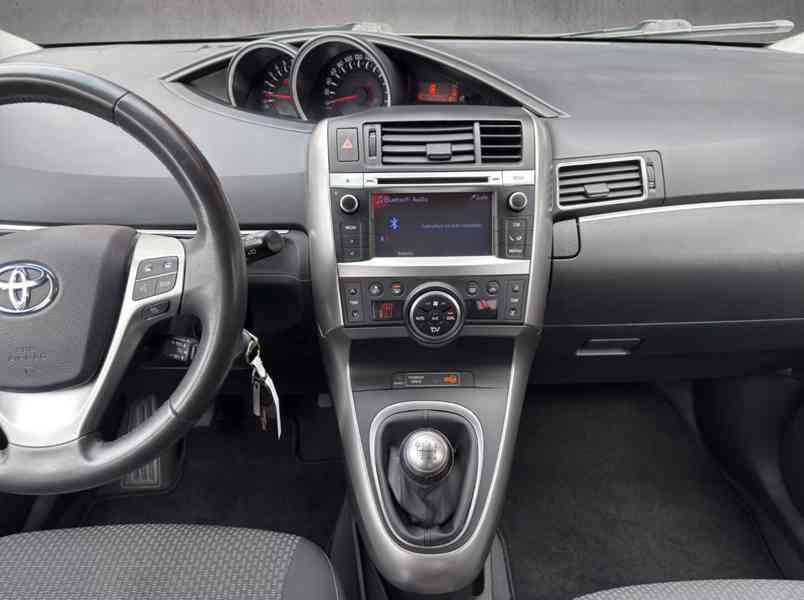 Toyota Verso 1,8i Life benzín 108kw - foto 12