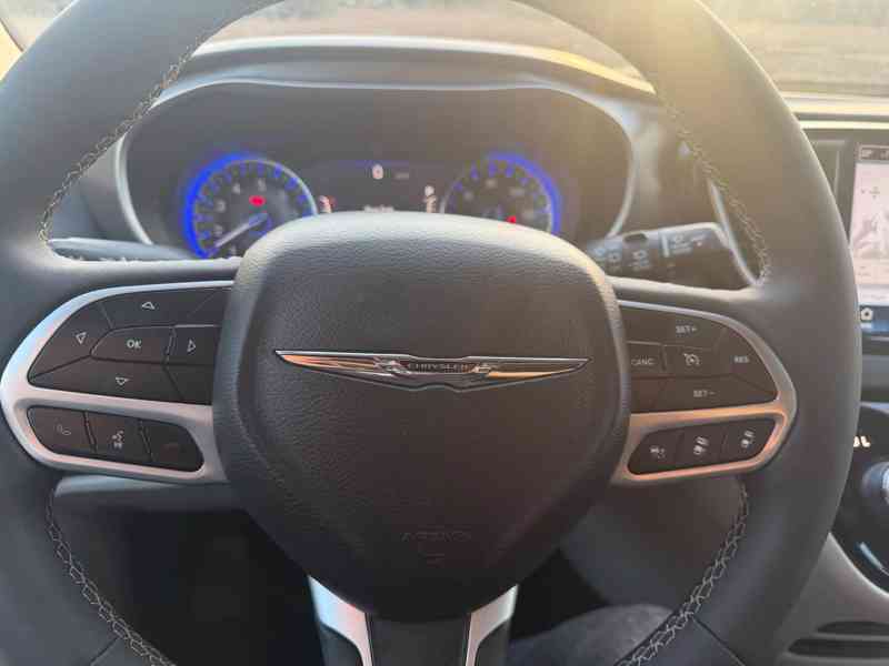 Chrysler Pacifica 3,6 Pentastar Radar RU 2023 - foto 17
