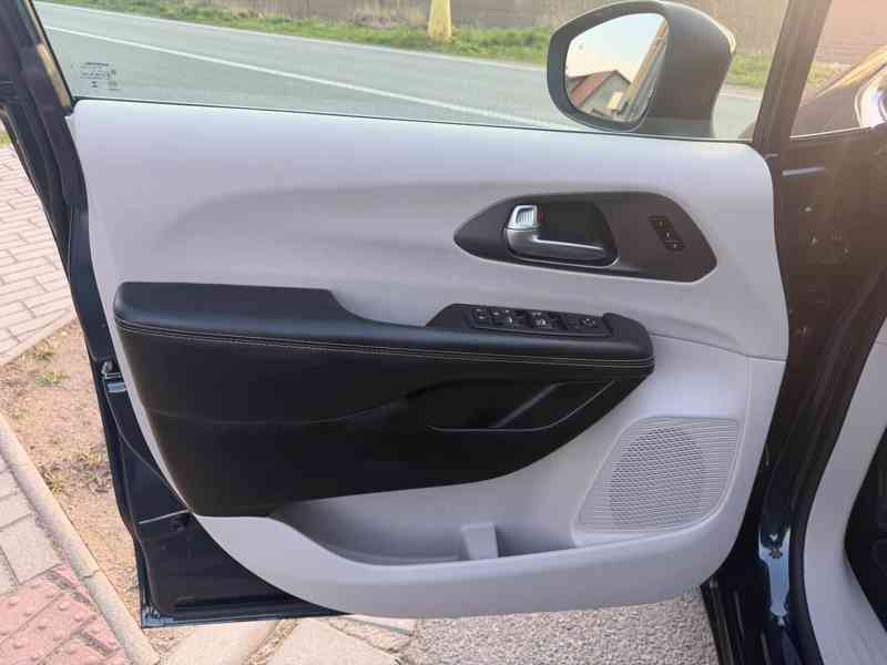 Chrysler Pacifica 3,6 Pentastar Radar RU 2023 - foto 14
