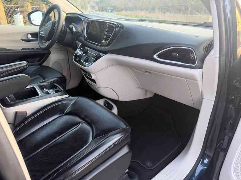 Chrysler Pacifica 3,6 Pentastar Radar RU 2023 - foto 9