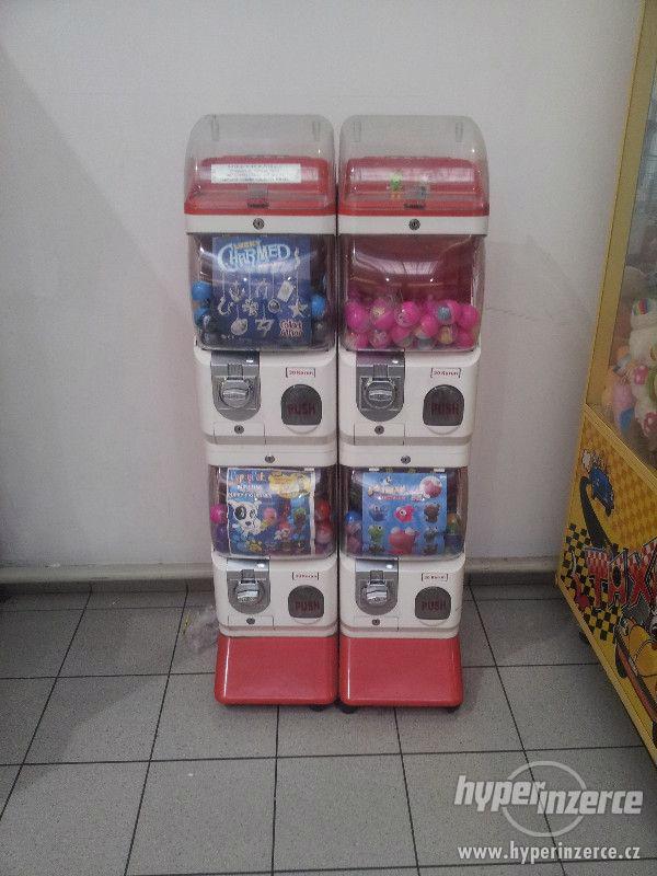 Koupím automaty na bonbony hračky - foto 2