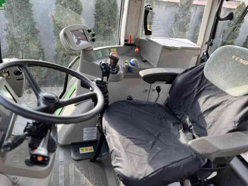 Traktor Fendt 412 Vario Farmer - foto 6