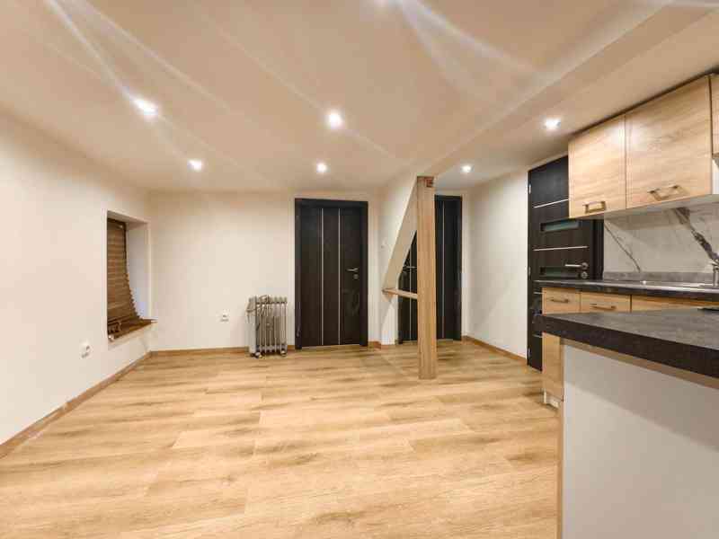 Pronájem 2+1, 55m2 (podkroví)(Jablonec n.N., ul. Květinová) - foto 2