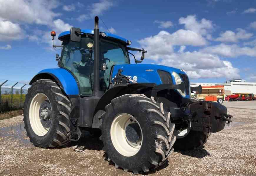 2015 New Holland T7250 - foto 2