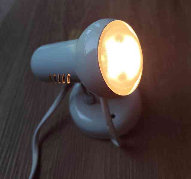 Prodám lampičku na zeď s bodovým světlem - foto 2