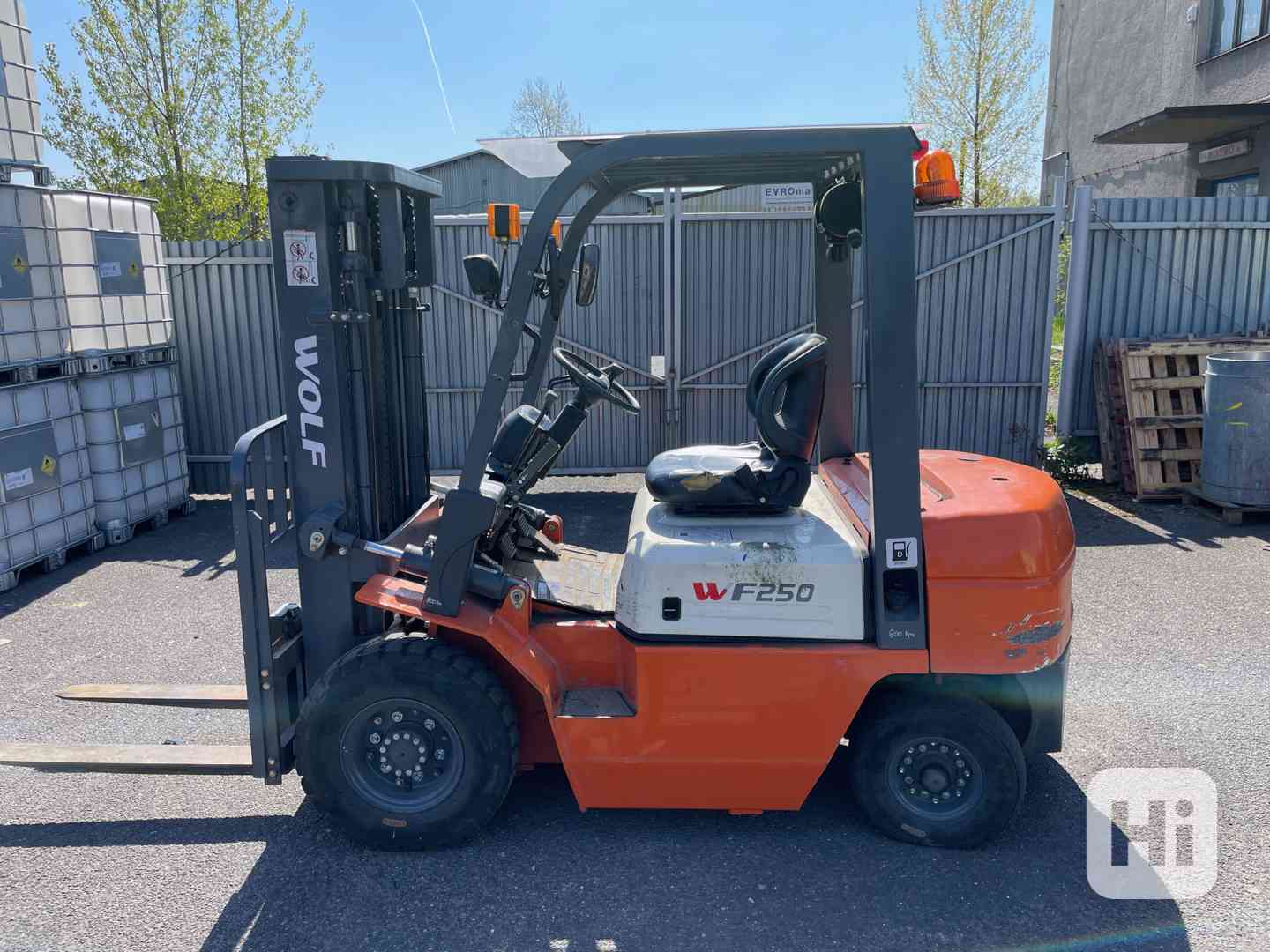 Vysokozdvižný vozík Wolf F250 - foto 1