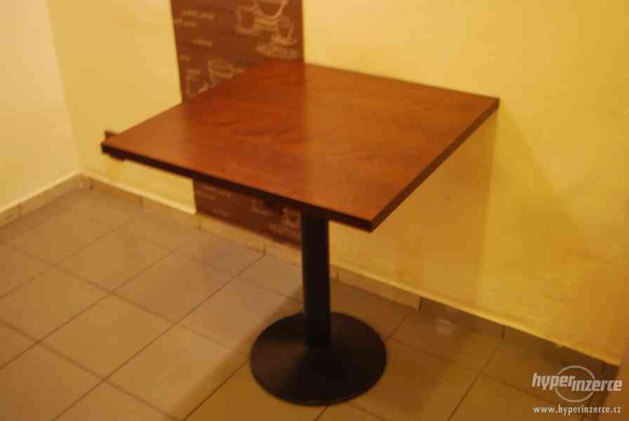 Stůl + 4 židle, stoly, barové židle a další. - foto 3