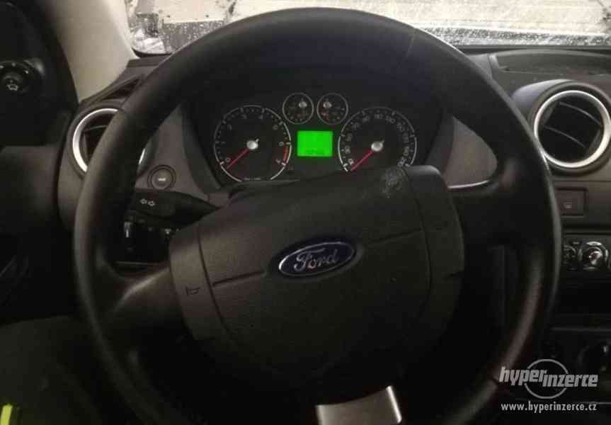 Ford Fiesta - foto 8