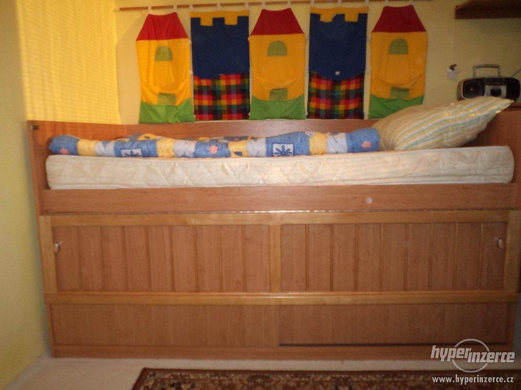 Prodám vyvýšenou postel - foto 1