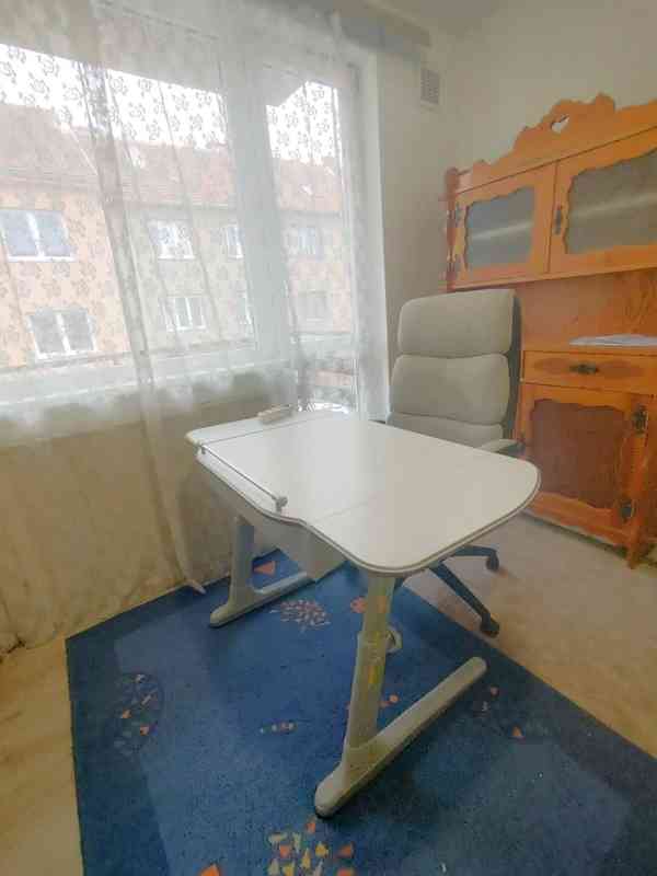 1.lůž. pokoj s balkonem a kuch. linkou v RD, student/ka - foto 3