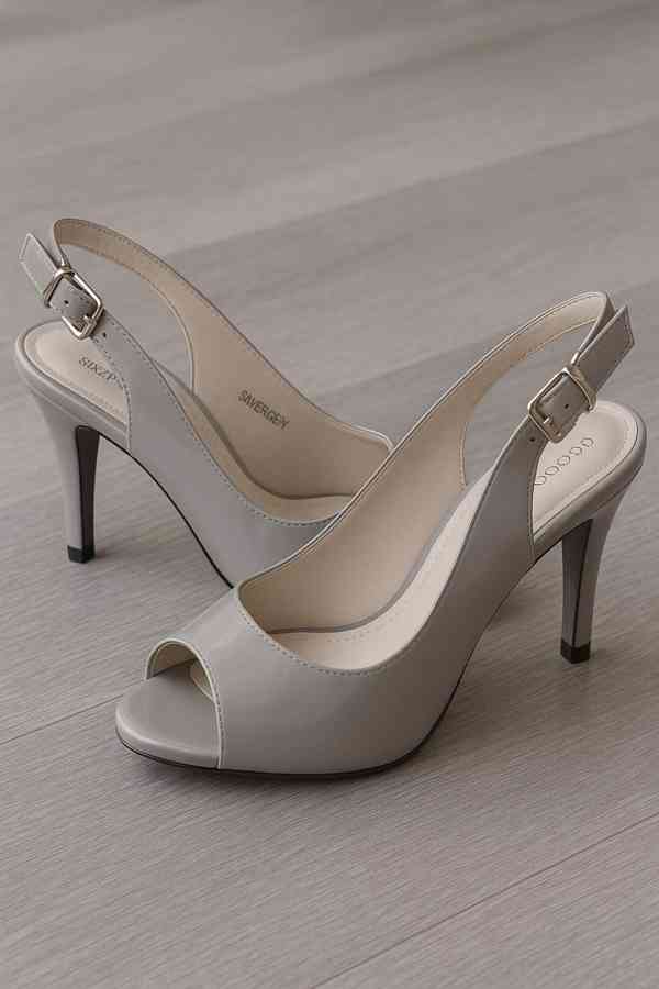 Lakované sandály - foto 1