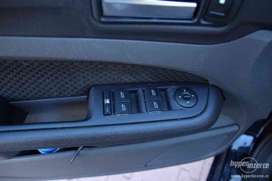 Ford Focus Titanium 1.6 Tdci 80kw +serviska MAXIMÁLNÍ VÝBAVA - foto 10