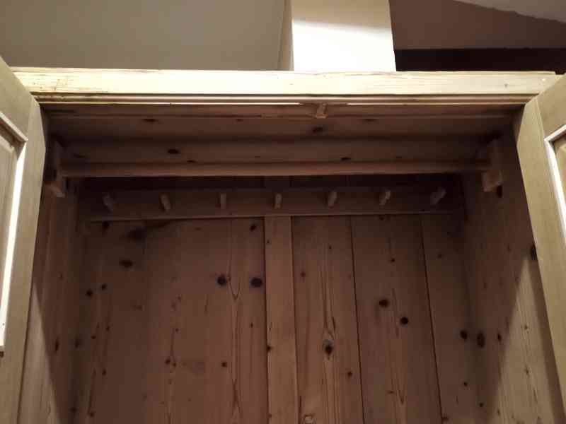 stará skříň se šupletem - foto 5