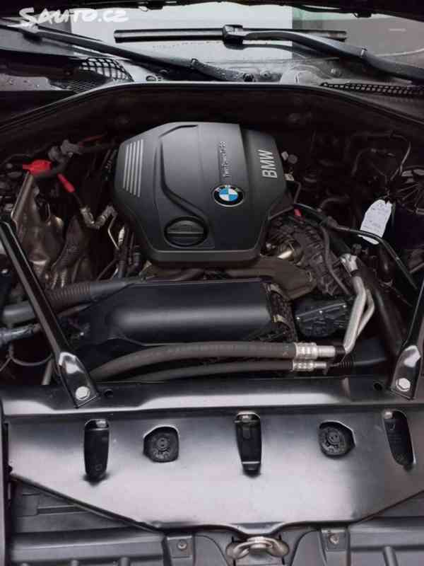 BMW Řada 5, 520D - foto 9