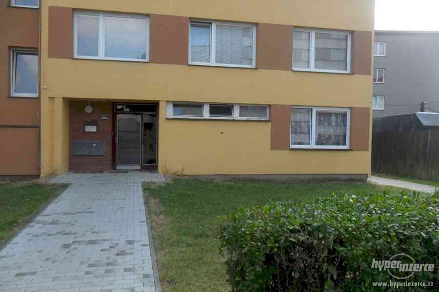 Byt 3+1 Blatná bez RK - foto 12