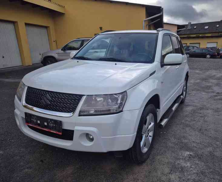 Suzuki Grand Vitara 2.0i Club benzín 103kw - foto 1