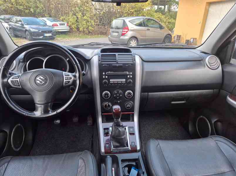 Suzuki Grand Vitara 2.0i Club benzín 103kw - foto 8