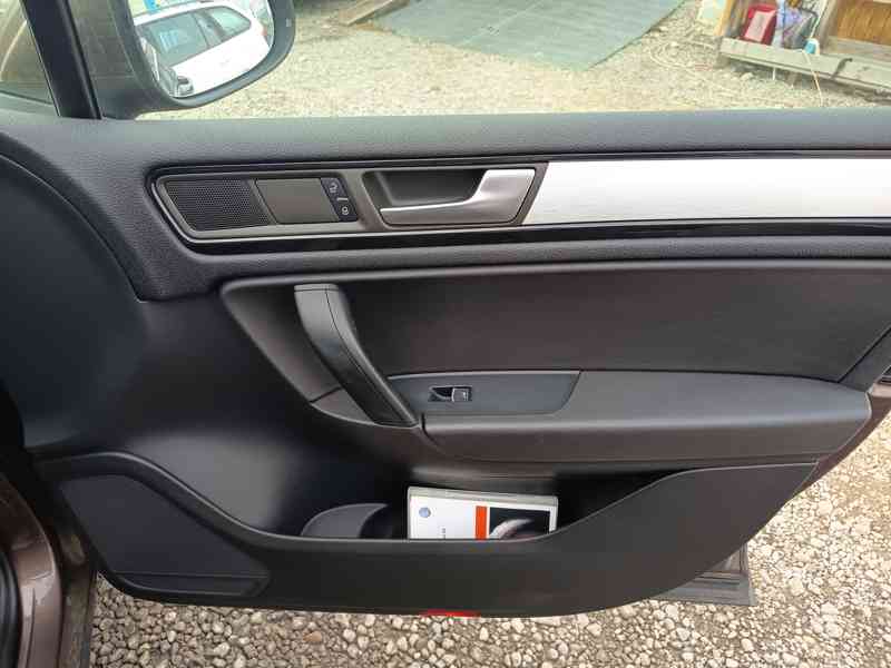 Volkswagen Touareg 3,0TDI 4Motion V6 ČR 1 majitel DPH  - foto 11