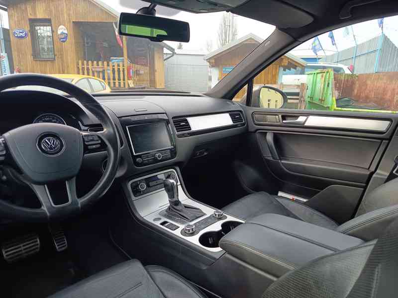 Volkswagen Touareg 3,0TDI 4Motion V6 ČR 1 majitel DPH  - foto 14