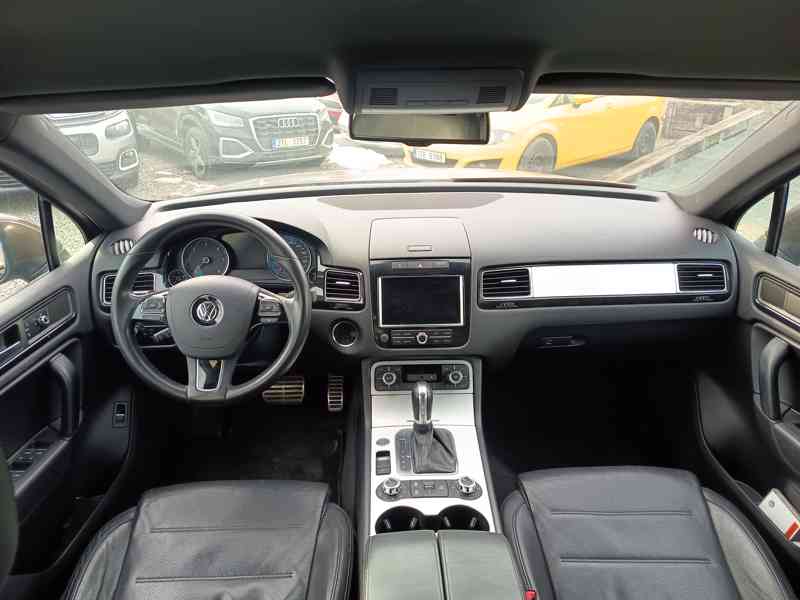 Volkswagen Touareg 3,0TDI 4Motion V6 ČR 1 majitel DPH  - foto 12