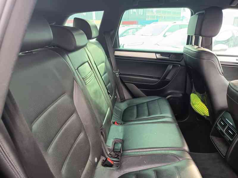 Volkswagen Touareg 3,0TDI 4Motion V6 ČR 1 majitel DPH  - foto 9